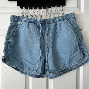 AE drawstring shorts - size L